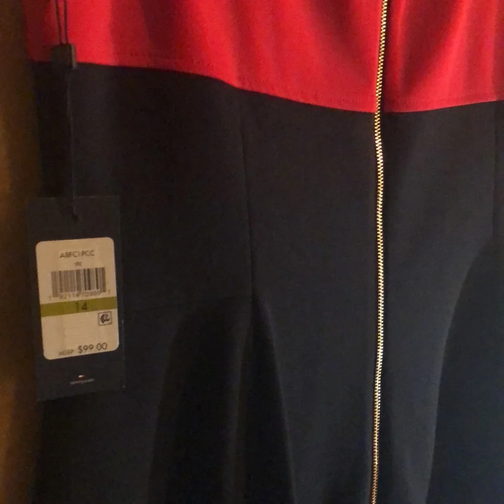 TOMMY HILFIGER DRESS NWT COLOR BLOCK RED AND BLACK SIZE 14 GOLDTONE BACK ZIP - Picture 2 of 6